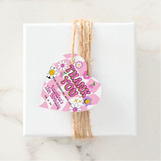 レトロハッピースマイル顔ピンク市松模様におもしろい誕生日 フェイバータグ (インサイチュ)