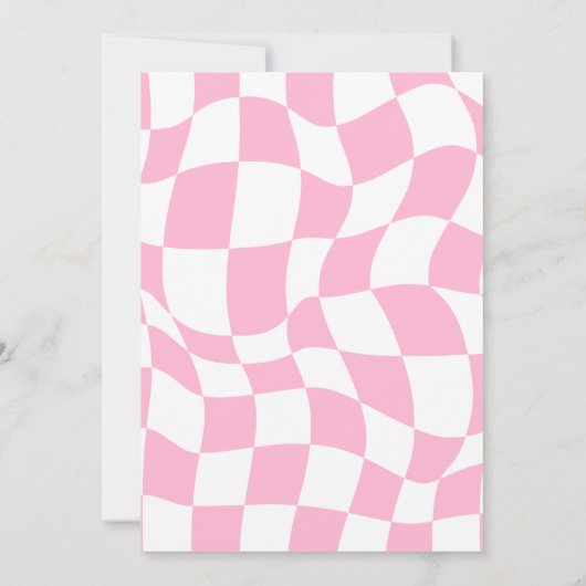 レトロハッピースマイル顔ピンク市松模様におもしろい誕生日 招待状 (裏面)