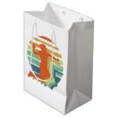 レトロハンドボールスポーツ – ハンドボール選手ゴールキーパー ミディアムペーパーバッグ (正面アングル)