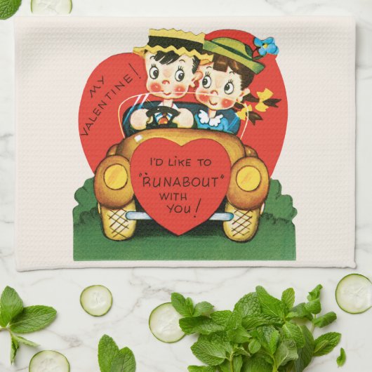 レトロバレンタインデー、ヴィンテージガールと少年の車 キッチンタオル (折り畳み)