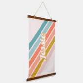 レトロパステルレインボーパーソナライズされたネーム 吊り下げ型タペストリー (傾斜あり)