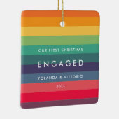 レトロパターン私たちの初めてのクリスマス婚約した写真 セラミックオーナメント (右)