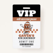 レトロパーソナライズされたサッカー誕生日パーティーの好意 バッジ (正面)