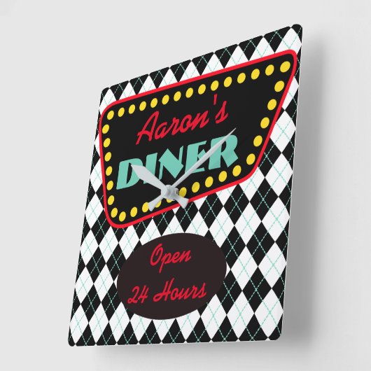 レトロパーソナライズされたダイナーキッチンクロックギフト スクエア壁時計 (傾斜)