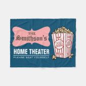 レトロパーソナライズされたファミリーネームホームシアター フリースブランケット (正面(横))