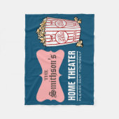 レトロパーソナライズされたファミリーネームホームシアター フリースブランケット (正面)