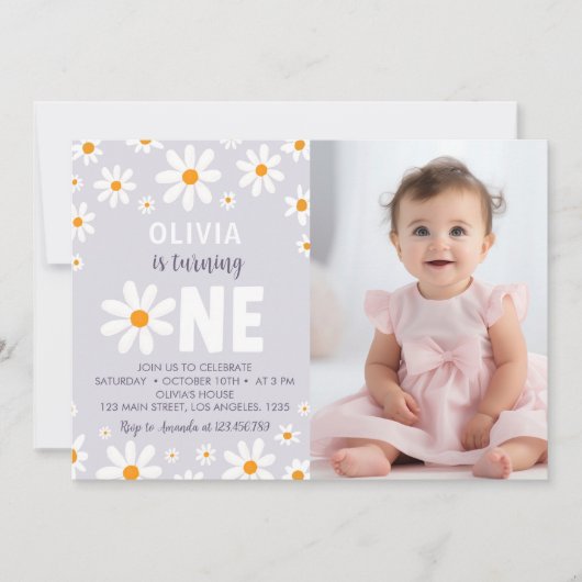 レトロパープルデイジーファースト誕生日フォト招待状 招待状 (正面)