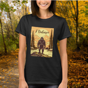 レトロビッグフットヴィンテージサスカッチ山脈 Tシャツ