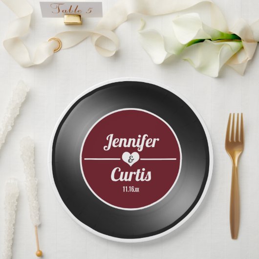 レトロビニールレコードワインレッドウェディングパーティー ペーパープレート (ウェディング)