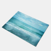 レトロビーチ – 沿岸海ティール（緑がかった色）ブルーウォーター色 ドアマット (アングル)