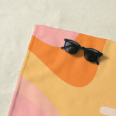 レトロビービー抽象芸術スワール60sピンクとオレンジ ビーチタオル (インサイチュ)