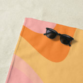 レトロビービー抽象芸術スワール60sピンクとオレンジ ビーチタオル (インサイチュ)