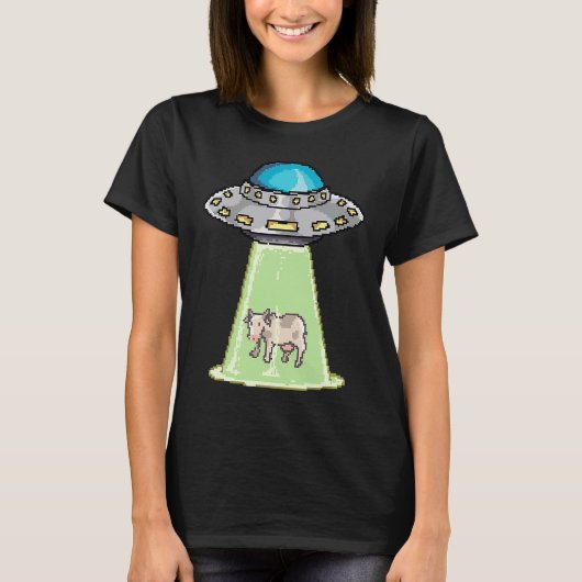 レトロピクセルのUFOエイリアンが牛を攫う Tシャツ (正面)