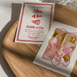 レトロピザ描第1スライスのおもしろいフォト誕生日 招待状