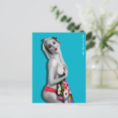 レトロピンアップガールポストカードティール（緑がかった色）ブルー ポストカード (スタンド正面)