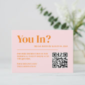 レトロピンクとオレンジの結婚式RSVP QRコード エンクロージャーカード (スタンド正面)