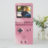 レトロピンクの携帯ゲーム機IIの誕生日招待状 招待状 (スタンド正面)