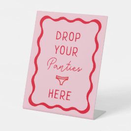 レトロピンクの波打ちパンティーここにゲームサイン 台座サイン