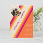 レトロピンクオストライプレンジ70s 80s QRコード結婚s 招待状 (スタンド正面)