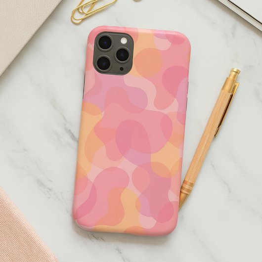 レトロピンクカラーの不定形形状アートパターン iPhoneケース