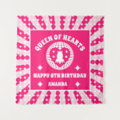 レトロピンククイーンオブハート誕生日バナー タペストリー (正面)