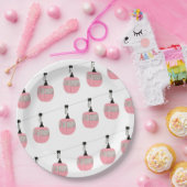 レトロピンクスキーゴンドラリフトスキーヤー ペーパープレート (パーティー)