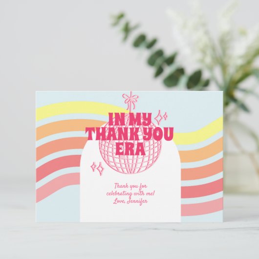 レトロピンクディスコボールインマイ誕生日時代パーティー サンキューカード (スタンド正面)