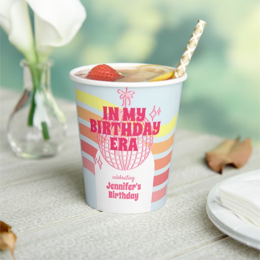 レトロピンクディスコボールインマイ誕生日時代パーティー 紙コップ (インサイチュ)
