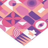 レトロピンクパープルワインバウハウスパターン ショートテーブルランナー (コーナー)