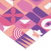 レトロピンクパープルワインバウハウスパターン テーブルクロス (アングル)