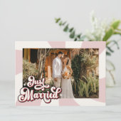 レトロピンクレッド&クリームたった今結婚しましたフォト結婚ズ 案内状 (スタンド正面)