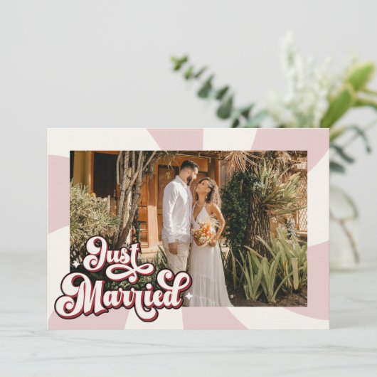 レトロピンクレッド&クリームたった今結婚しましたフォト結婚ズ 案内状 (スタンド正面)