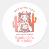 レトロピンク女性のカーボーイディスコボールバースデーパーティー ラウンドシール (正面)