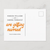 レトロファンキーオレンジピンクウェディング日付を保存 案内ポストカード (裏面)