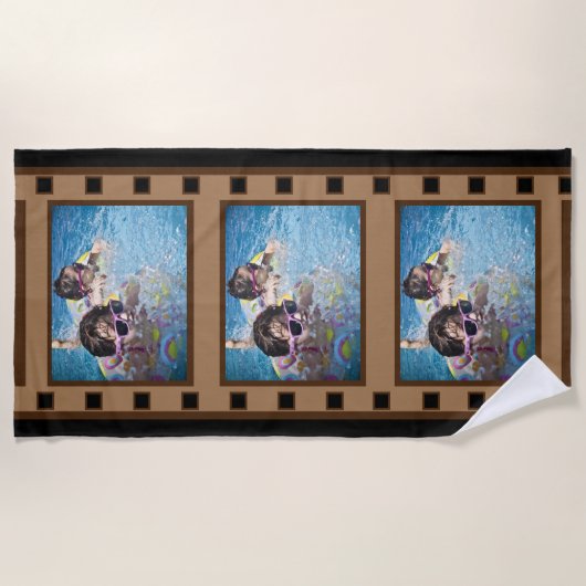 レトロフィルムストリップフォトビーチタオル ビーチタオル (正面)