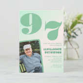 レトロフォトグリーングラディエントマン97歳の誕生日 招待状 (スタンド正面)