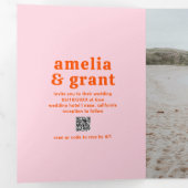 レトロフォントオレンジとピンクのQRコードフォト結婚ズ 三つ折り招待状 (内部最初)