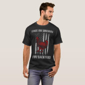 レトロフューチャー 裏庭のニワトリ農家 Tシャツ (正面フル)