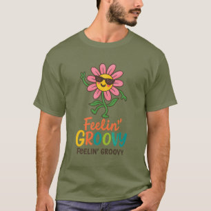 レトロフラワーがクールなダークTシャツ Tシャツ