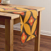 レトロフラワーオンミッドセンチュリーサークル ショートテーブルランナー (インサイチュ)