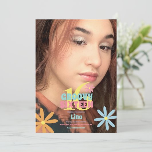 レトロフラワースウィート16誕生日パーティーフォト 招待状 (スタンド正面)