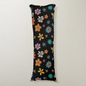 レトロフラワーズ抱き枕 – 黒フローラ ボディピロー (正面縦)