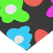 レトロブラックレインボープライドカラーフラワーパターン ショートテーブルランナー (コーナー)