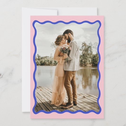 レトロブルーウェーブスクイグル写真結婚式 セーブザデート (裏面)