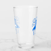 レトロブルースケートで滑るカップル タンブラーグラス (左)