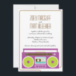 レトロボックスインディミキステープ結婚ス(紫/ライム) 招待状<br><div class="desc">80年代のファンキーボーボックス、ロマンチックな絡み合ったヒップスターのヘッドフォンとカラフルレトロなインディミックステープがこのおもしろいと結婚式招待状コレクションのスターユニークである。このデザインの他のバージョンをチェックアウト：このコレクションのすべての一致する項目を参照： Visit Poptastic Bride Boutique:</div>