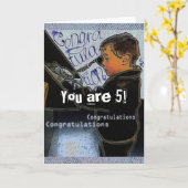 レトロボーイコール誕生日おめでとう カード (黄色い花)