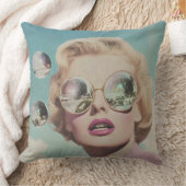 レトロポップ・アートのアートピンク&ブルー宇宙女性 クッション (ブランケット)