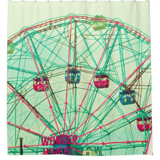 レトロポップ・アートのサマーカーニバル シャワーカーテン (正面)