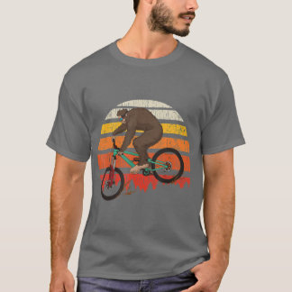 レトロマウンテンサイクリングMTBおもしろいビッグフートライディング Tシャツ